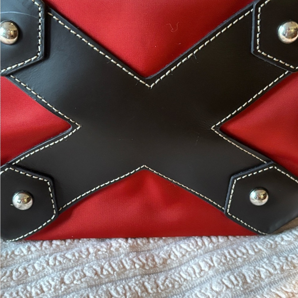 Chic Red and Black Tote Bag - Picture 5 of 6
